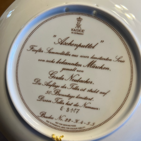 Vintage collectible plates - Picture 12 of 15